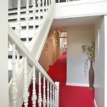 Western Hotell 3*