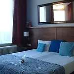 Western 3*