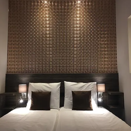 Western Hotell 3*